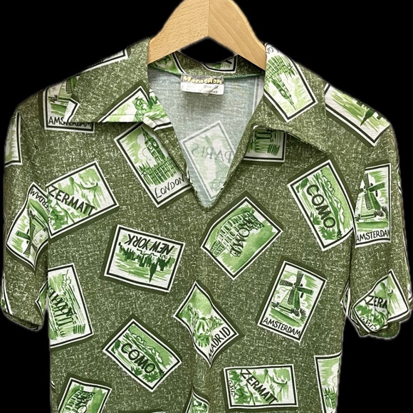 Authentic (Unique) Vintage Short-Sleeved, V-Necked, Print, Collared Top - Picture 1 of 6